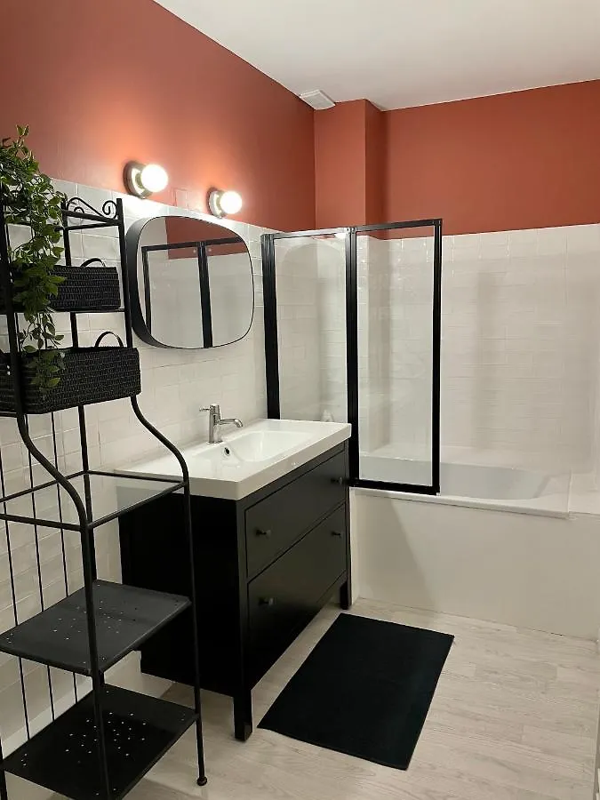 Appartement Aux Pieds Du Palais Des Papes. Avignon Apartment