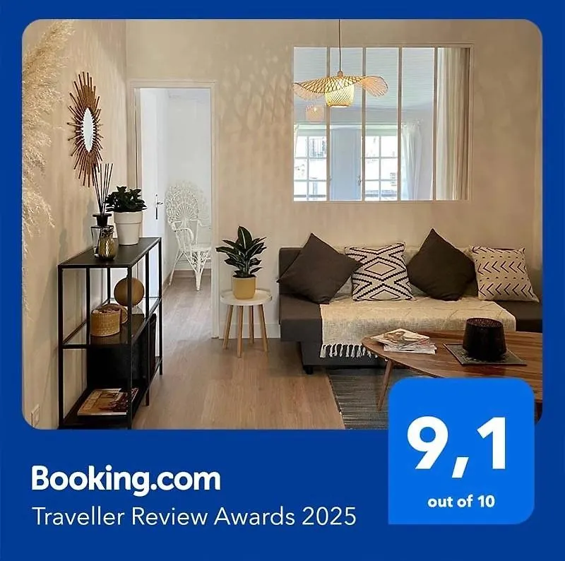 Appartement Aux Pieds Du Palais Des Papes. Avignon